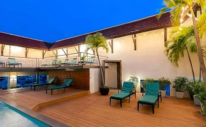 Pinnacle Lumpini Park Hotel
