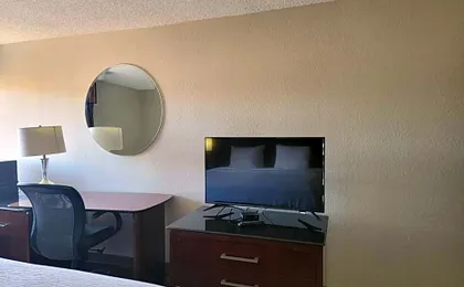 Executive Inn & Suites