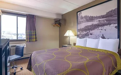 Super 8 by Wyndham Owatonna