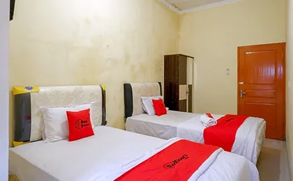 RedDoorz near Sleman City Hall 3