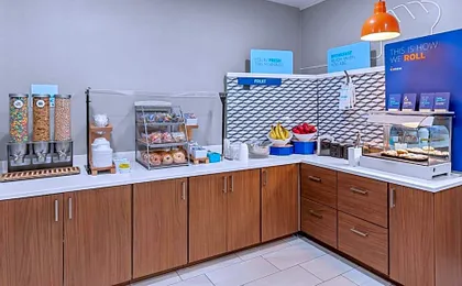 Holiday Inn Express & Suites Cross Lanes By IHG