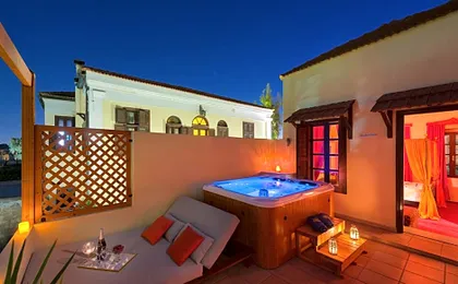Nikos Takis Fashion Boutique Hotel