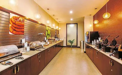 La Quinta Inn & Suites by Wyndham Cotulla