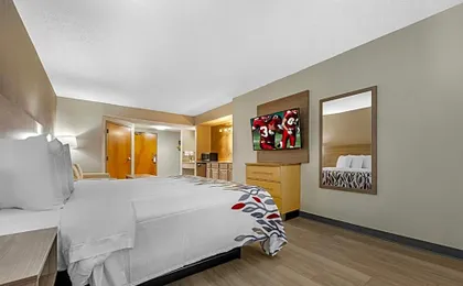 Red Roof Inn & Suites Philadelphia - Bellmawr