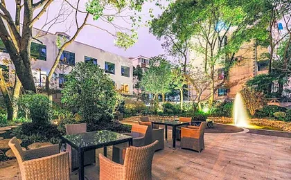 Atour Hotel Wuhan Mulan Poshang Tower