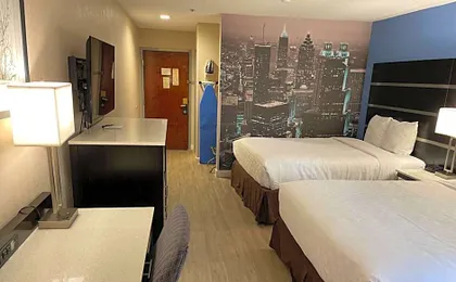 Clarion Pointe Atlanta Airport College Park
