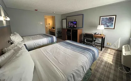 AmericInn by Wyndham Glendale/Milwaukee