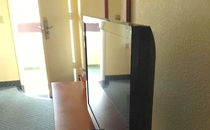 Best Inn & Suites