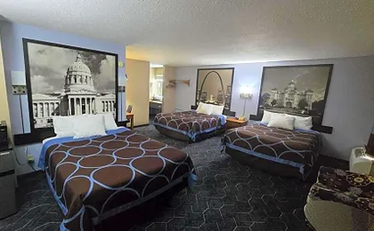 Super 8 by Wyndham O'Fallon MO/St. Louis Area