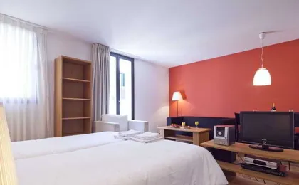Inside Barcelona Apartments Sants