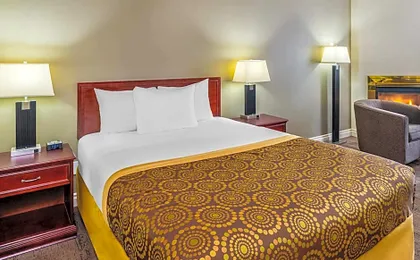 Econo Lodge Inn & Suites