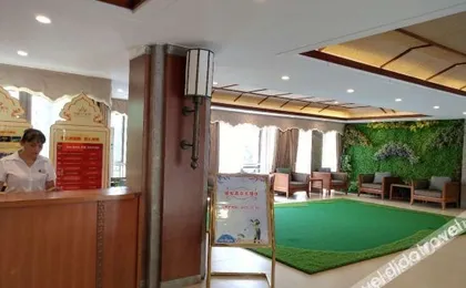 Jinshi Business Hotel (Wangfujing International Duty-Free Port)