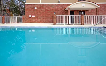 Holiday Inn Express & Suites Hope Mills-Fayetteville Arpt by IHG