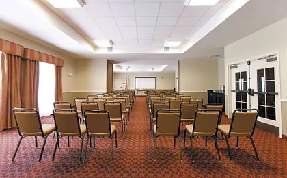 La Quinta Inn & Suites by Wyndham PCB Coastal Palms