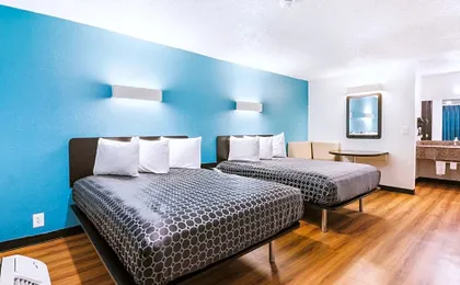 Sky Palace Inn & Suites By Jasper Beeville