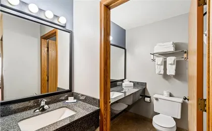 Guest Room,Bathroom,On-Site