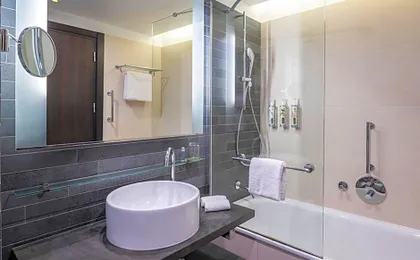 Renaissance Paris Arc de Triomphe Hotel