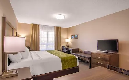 Comfort Inn & Suites Red Deer - Highway 11