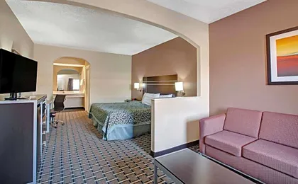 Days Inn & Suites by Wyndham Houston North/Spring