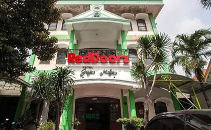 RedDoorz @ Genteng Surabaya 2