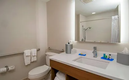 Holiday Inn Express Hotel & Suites Biloxi- Ocean Springs By IHG