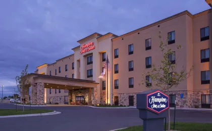Hampton Inn & Suites Williston