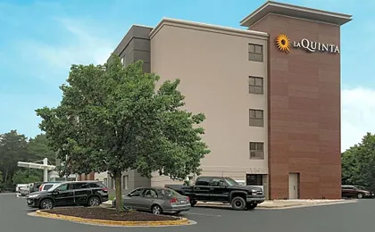 La Quinta Inn & Suites by Wyndham Baltimore Bwi Airport