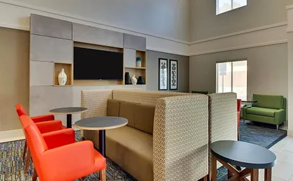 Holiday Inn Express Hotel & Suites - Atlanta/Emory University Area By IHG