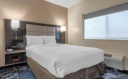 Comfort Inn & Suites Liverpool-Clay