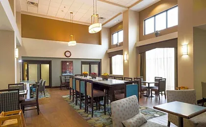 Hampton Inn & Suites Jamestown