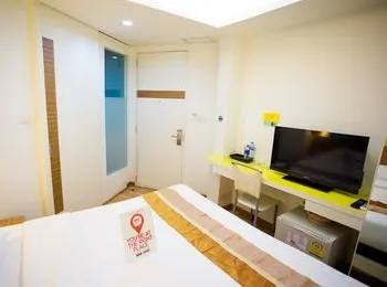 NIDA Rooms Khlong Toei 390 Sky Train