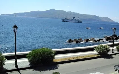 Casa Margherita, sulla spiaggia di Santa Marina Salina