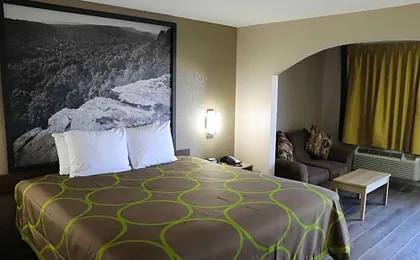 Super 8 by Wyndham Cabot