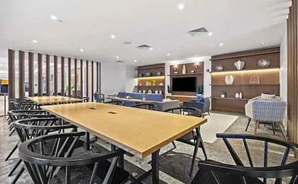 DoubleTree by Hilton New York JFK Airport