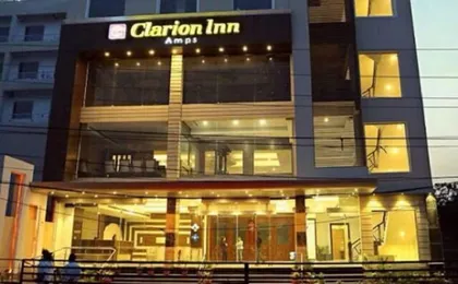 Clarion Inn Amps