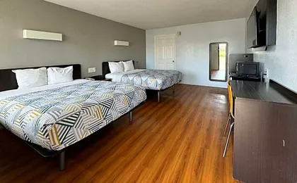 Motel 6-Delano, CA