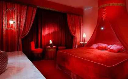 3.14 Hotel