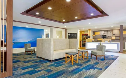 Holiday Inn Express & Suites Newport News By IHG