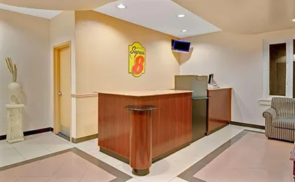 Super 8 by Wyndham Milford/New Haven