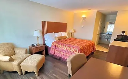 Riviera Inn and Suites