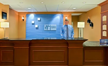 Holiday Inn Express Hotel & Suites Kent State University By IHG