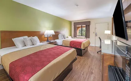 Econo Lodge Atlanta Airport East