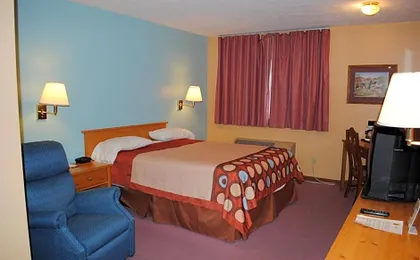 Super 8 by Wyndham Shipshewana
