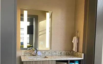 Harlow Hotel