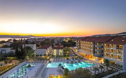 Molum Hotel & Residences