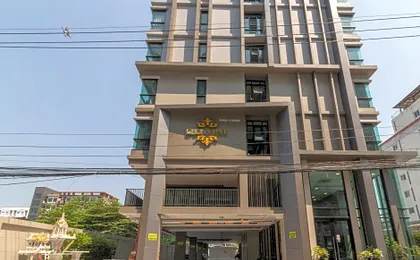 Casa Luxe Hotel and Resident