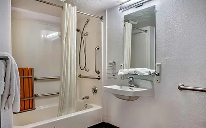 Motel 6-Salem, OR