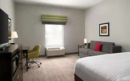 Hampton Inn Fairmont