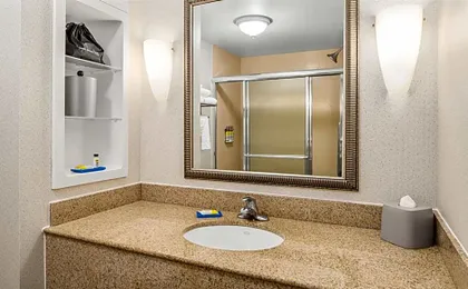 Holiday Inn Express & Suites Wilmington-Newark by IHG
