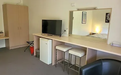 KooWeeRup Motel